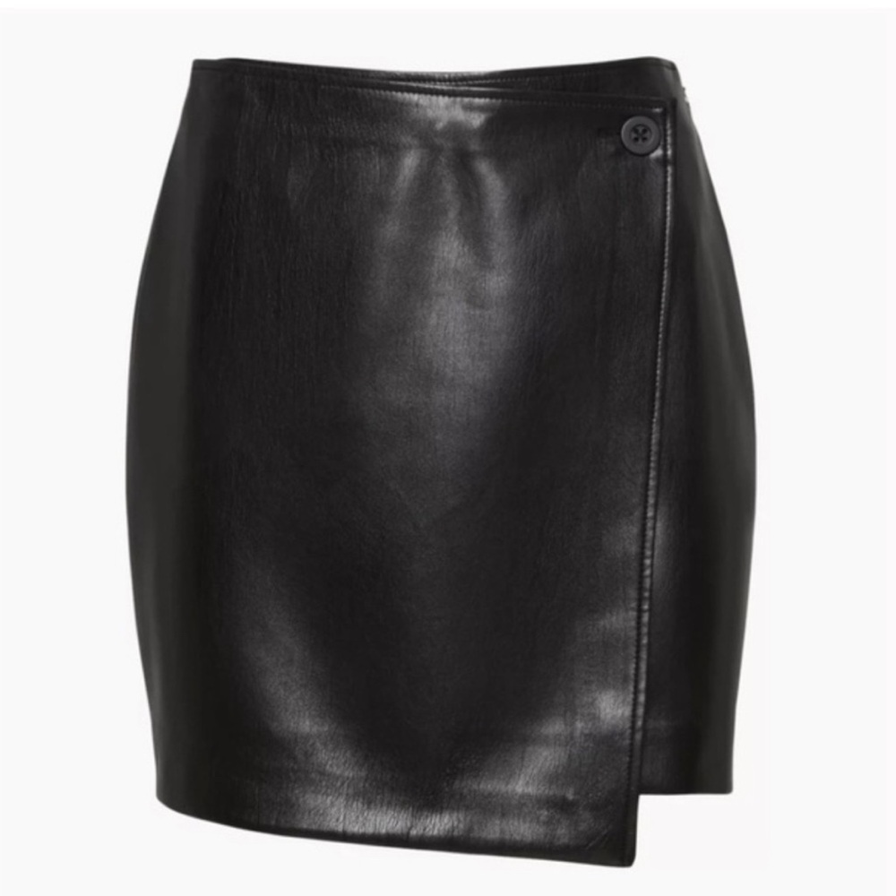 Aritzia Vicinity asymmetric skirt in vegan leather